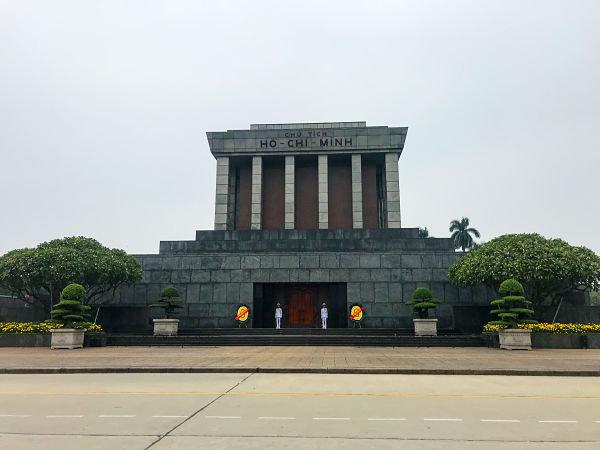 mausoleo-ho-chi-minh-hanoi