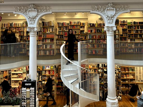 libreria-famosa-bucarest-carturesti-carusel